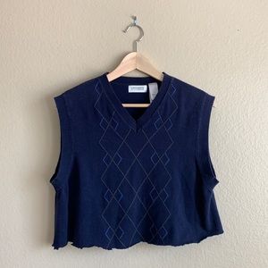 Cute and lightweight sweater vest